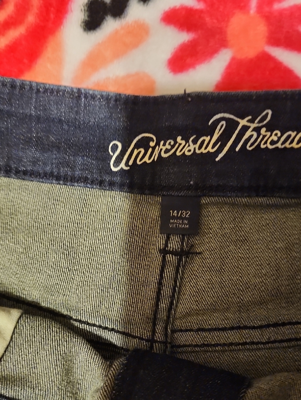 Universal Thread Shorts - Picture 4 of 4